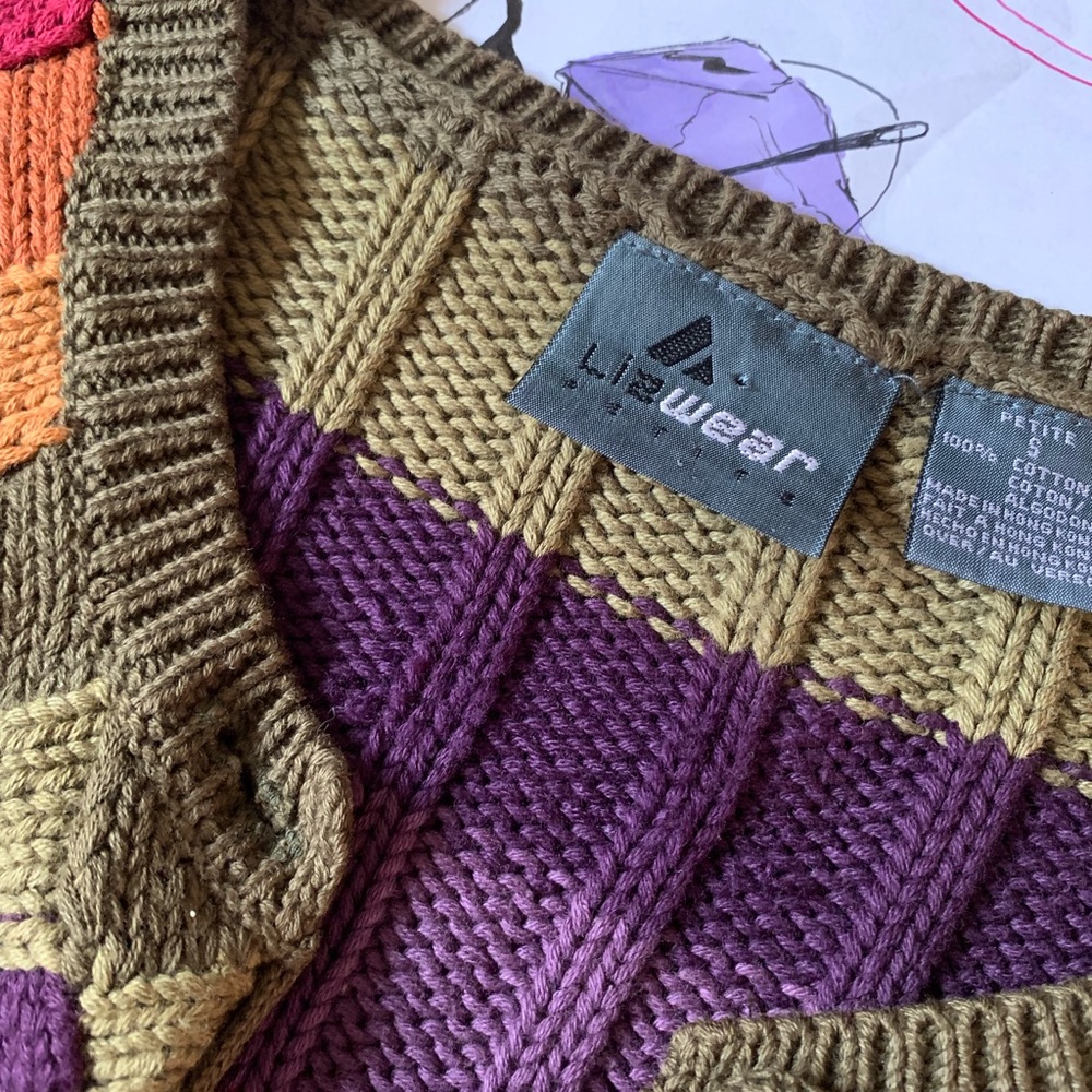 Multi-Colour Knitted Vest 🌈 - Picture 4 of 4